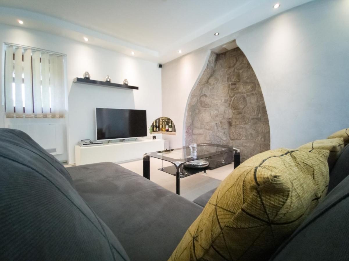 Holiday House Tos-Vila With Heated Pool Vrbnik  Dış mekan fotoğraf