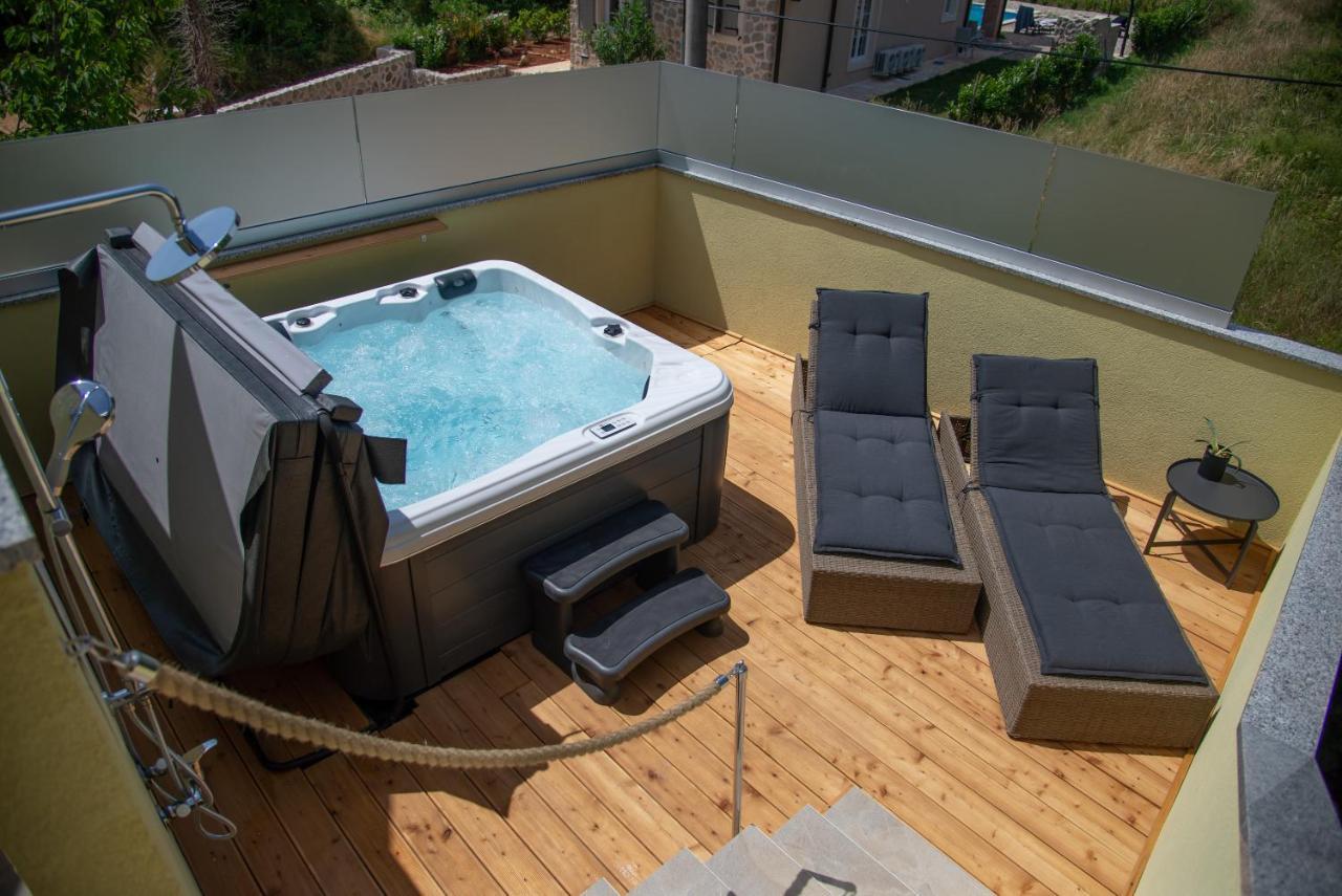 Holiday House Tos-Vila With Heated Pool Vrbnik  Dış mekan fotoğraf