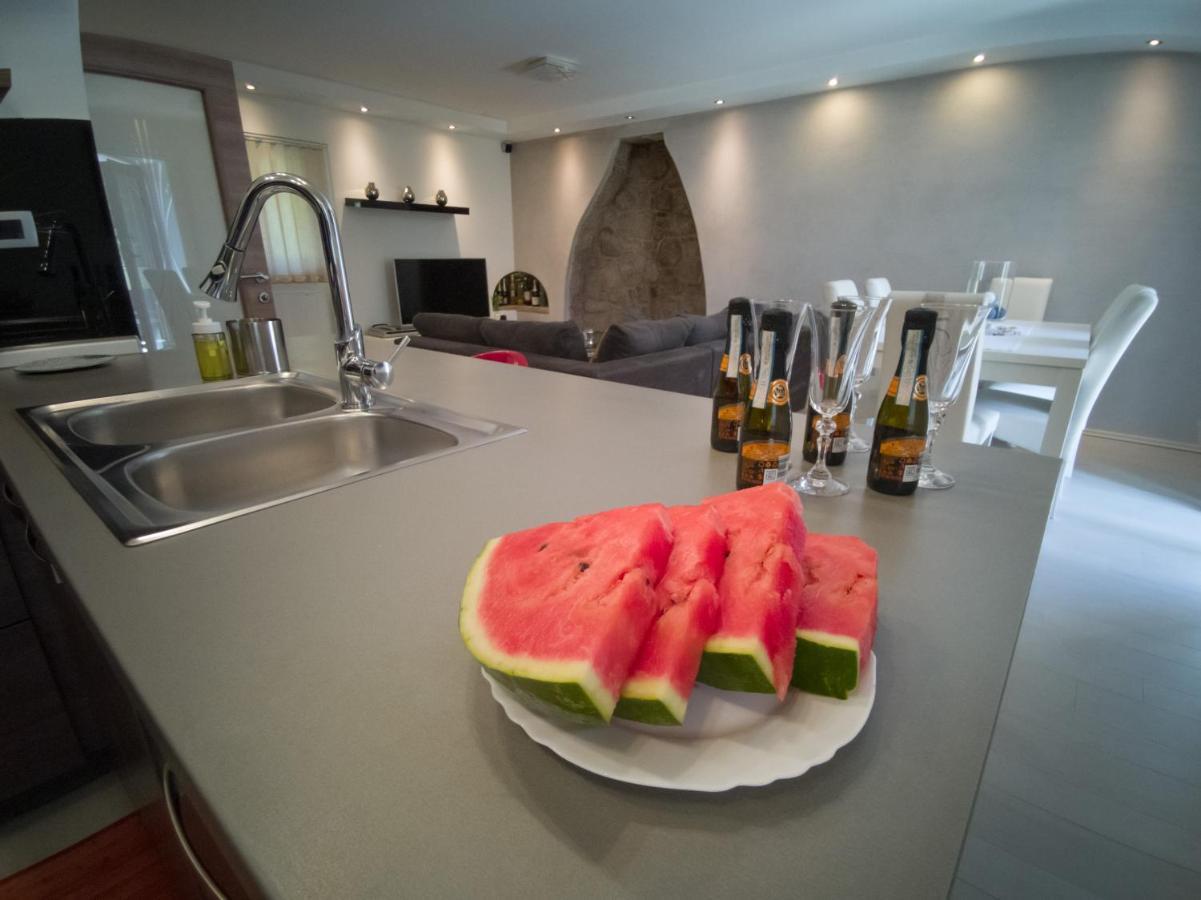Holiday House Tos-Vila With Heated Pool Vrbnik  Dış mekan fotoğraf