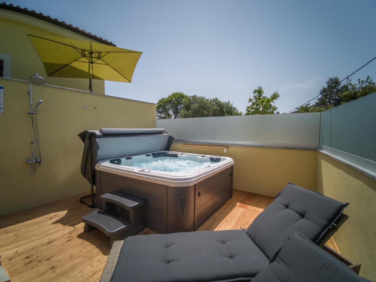 Holiday House Tos-Vila With Heated Pool Vrbnik  Dış mekan fotoğraf