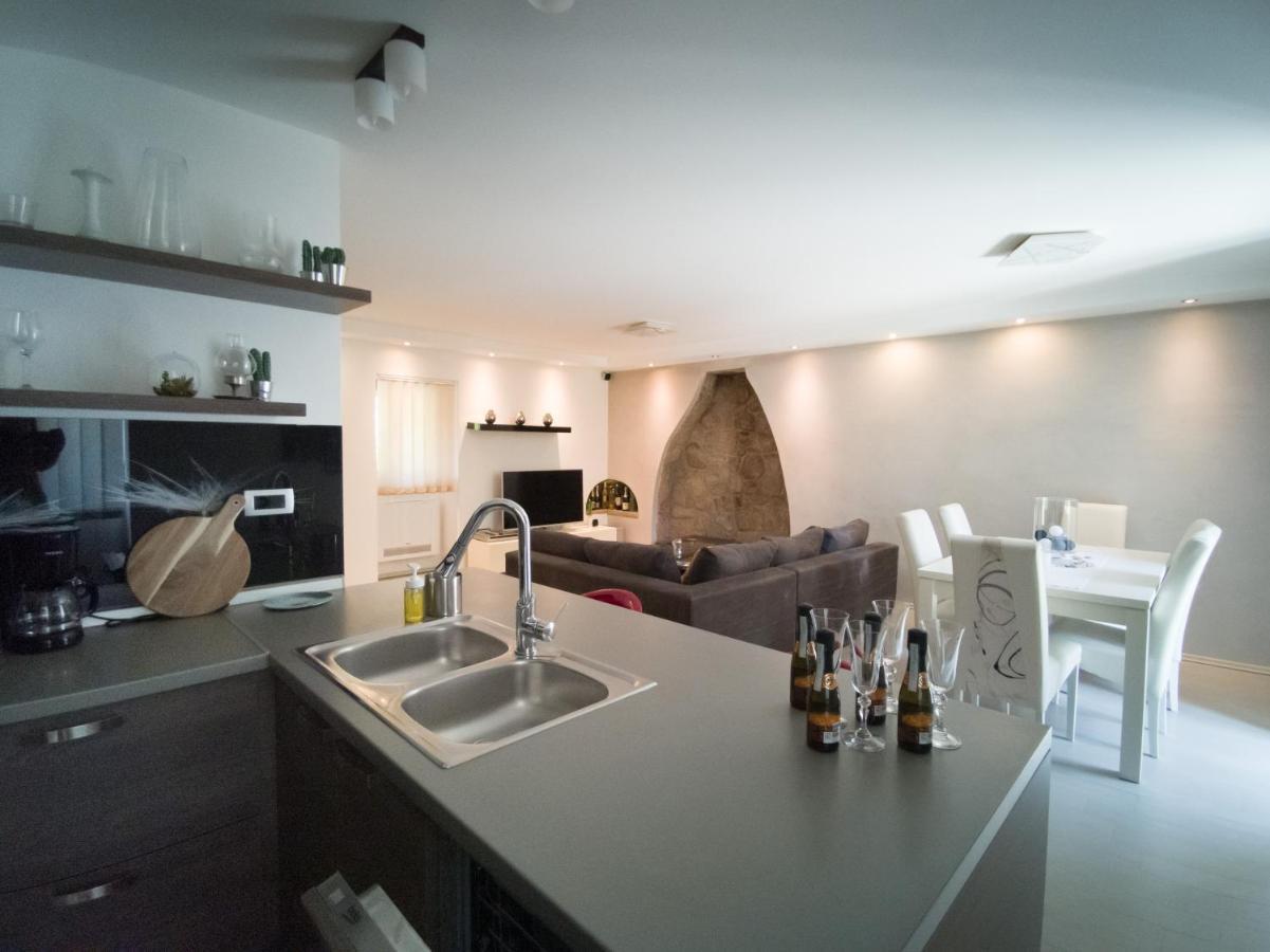 Holiday House Tos-Vila With Heated Pool Vrbnik  Dış mekan fotoğraf