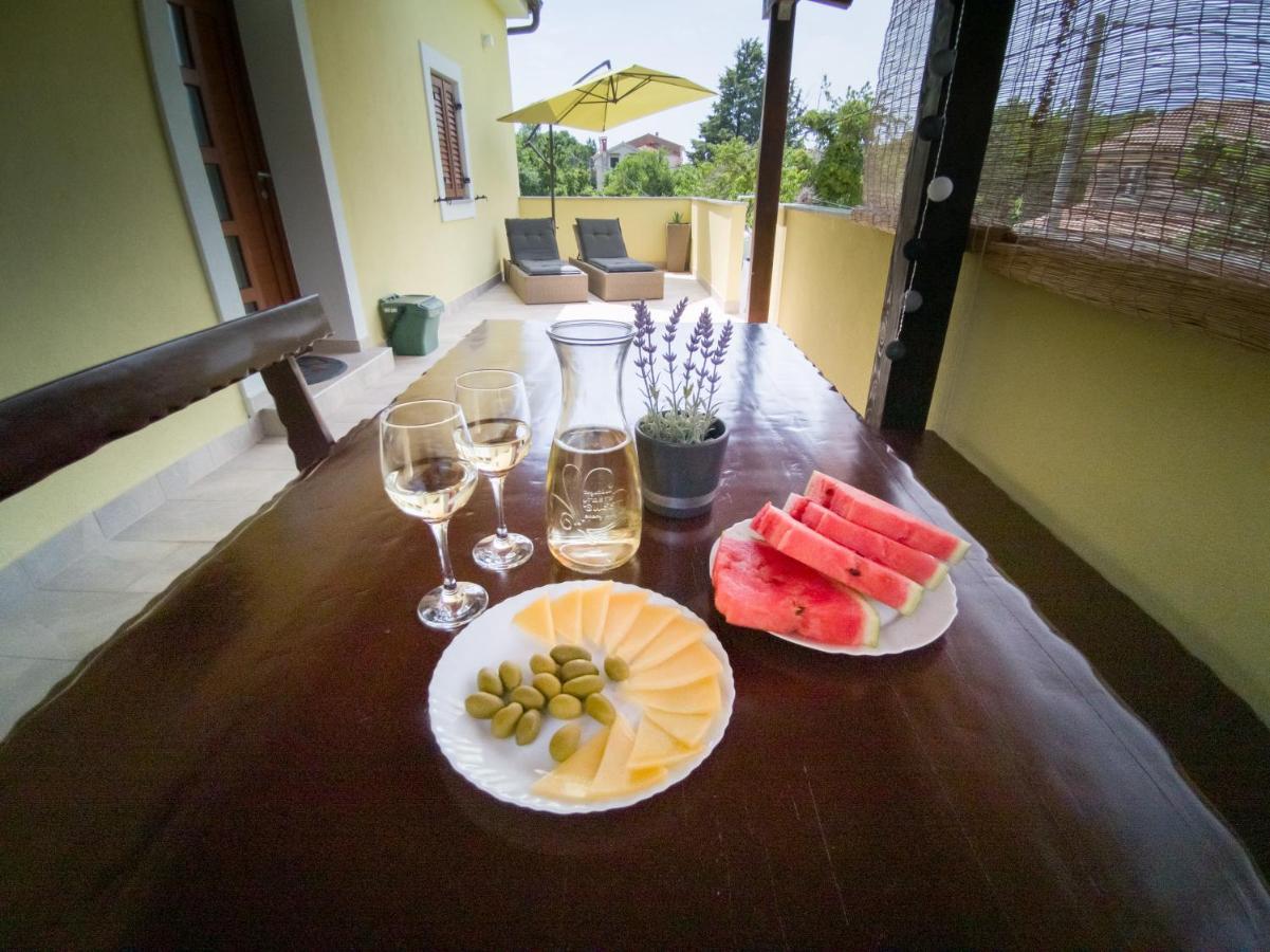 Holiday House Tos-Vila With Heated Pool Vrbnik  Dış mekan fotoğraf