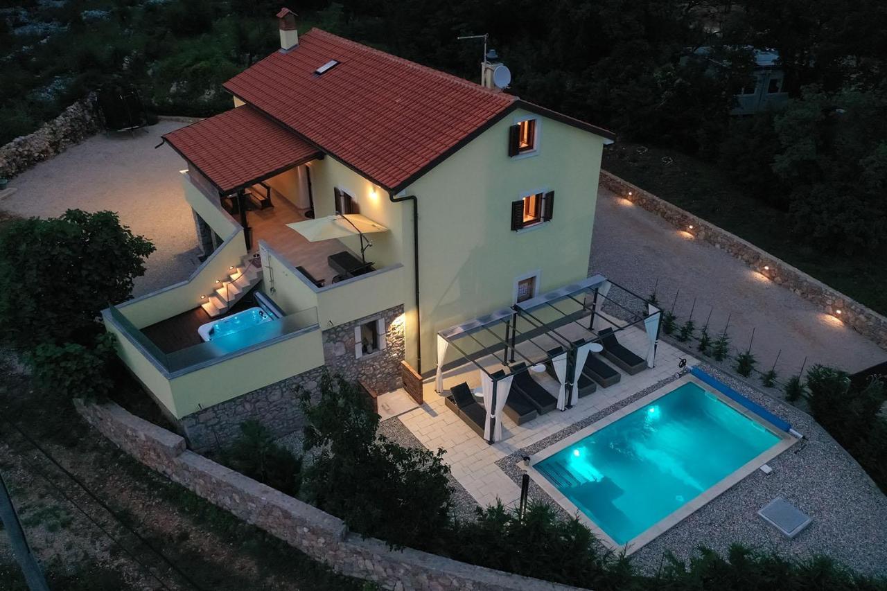 Holiday House Tos-Vila With Heated Pool Vrbnik  Dış mekan fotoğraf